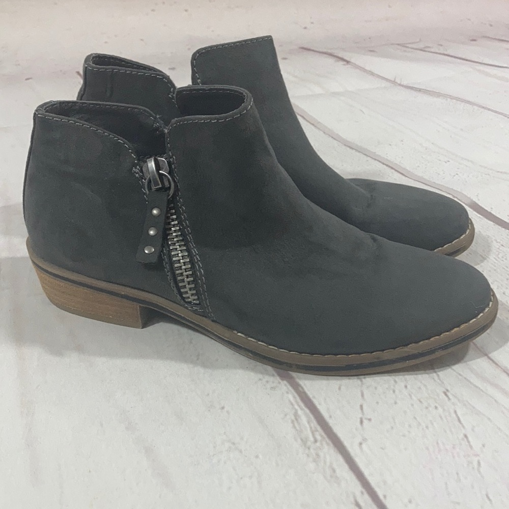 Xappeal Gray Booties